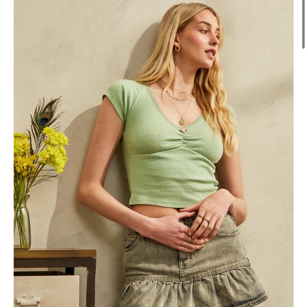 brand new urban outfitters top small pretty green